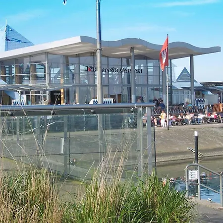 Zeltdachhaus Mit Parkplatz Vor Der Haustuer Prázdninový dům *